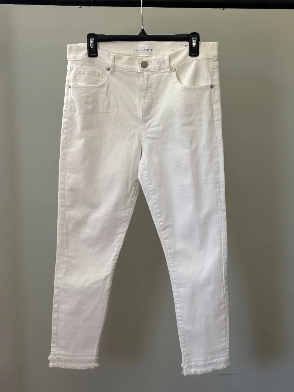 LOFT White Skinny Jeans Frayed Hem 30/10 NWT - Picture 1 of 6